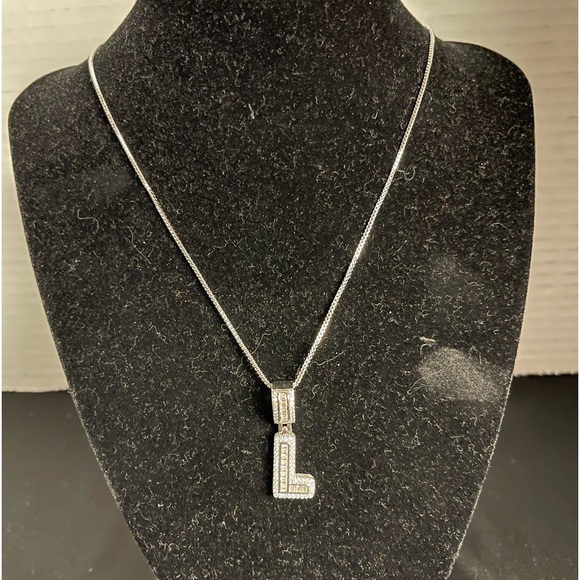 FASHION JEWELRY WOMEN’S SILVER COLOR STAINLESS STEEL CHAIN WITH MEDAL LETTER L - Picture 8 of 10